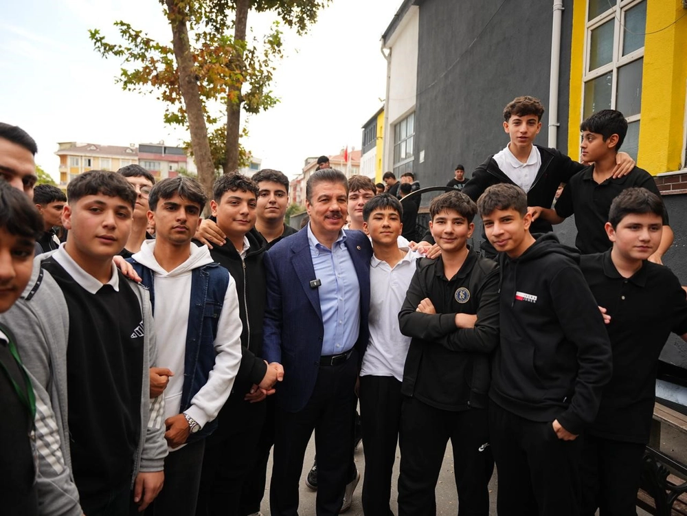 AK Parti İstanbul milletvekilleri Ataşehir, Bahçelievler ve Sarıyer’de vatandaşlarla buluştu

