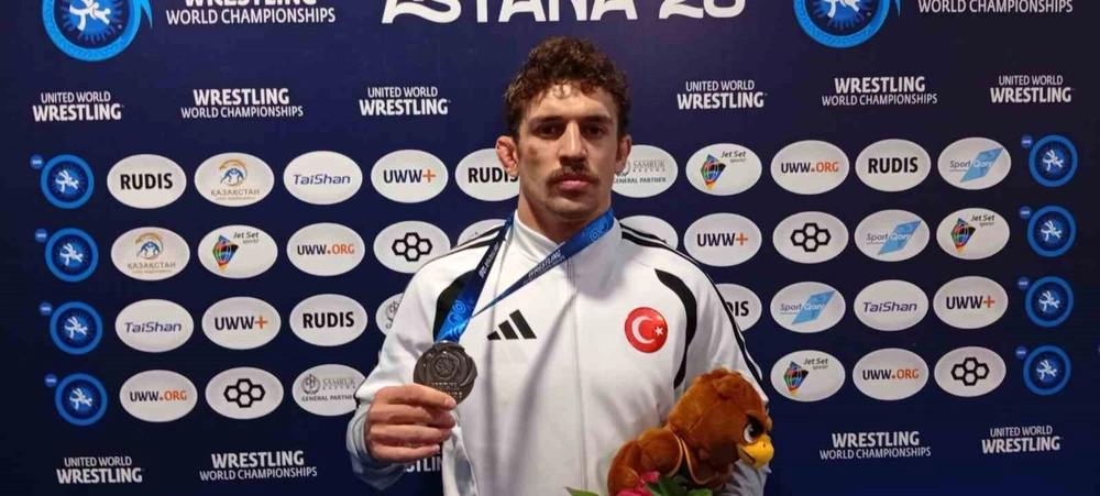 Milli güreşçi Yüksel Sarıçiçek dünya ikincisi oldu
