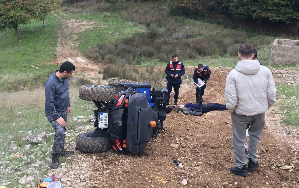 Erdek’te ATV devrildi: 2 yaralı
