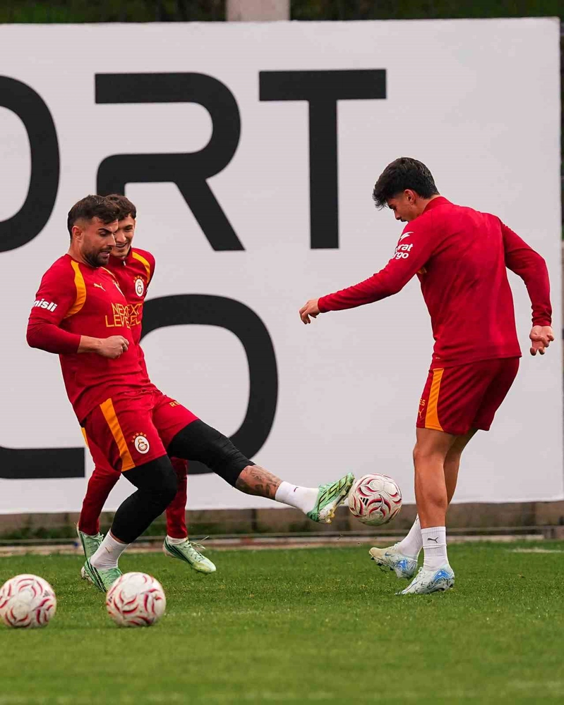 Galatasaray, Fenerbahçe maçı hazırlıklarını sürdürdü

