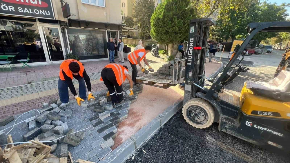Büyükşehir, Erdoğan Caddesi’ni yeniliyor
