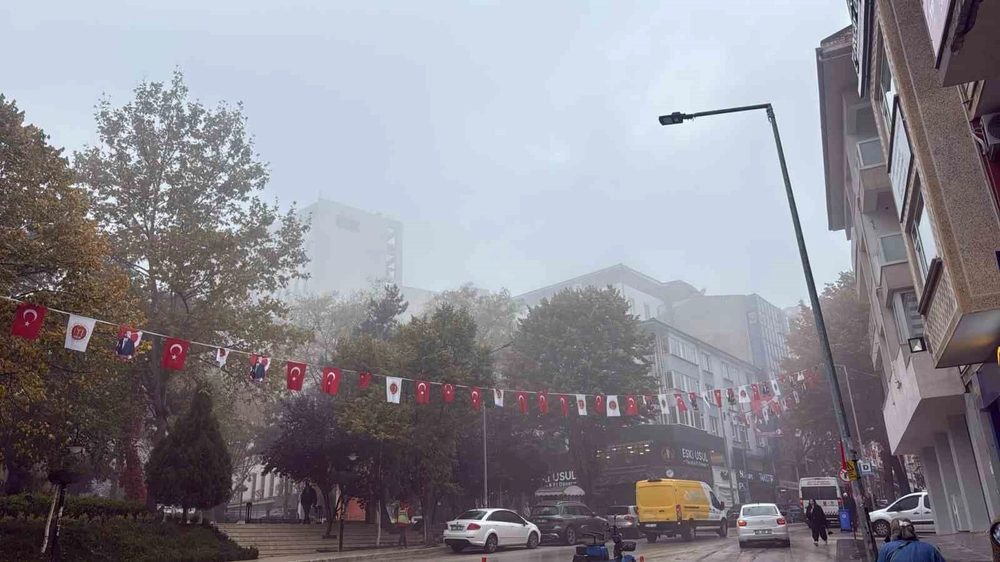 Bilecik sisli bir güne uyandı
