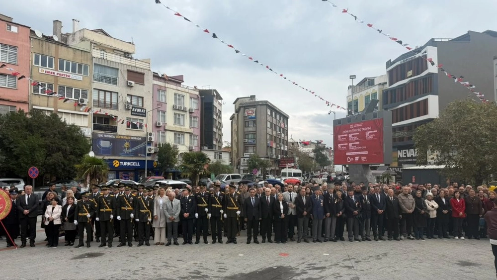 Burhaniye’de çelenk sunma töreni yapıldı
