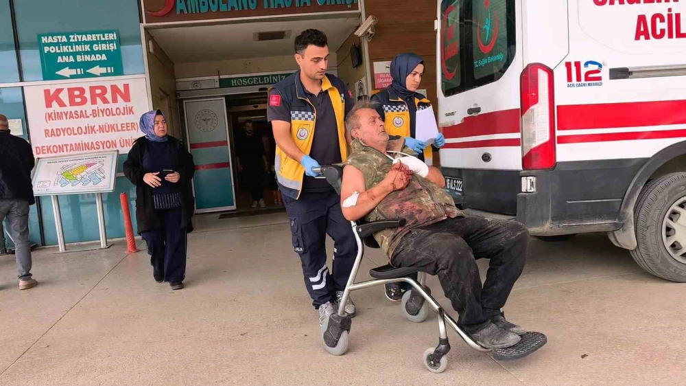 İnegöl'de Odun Keserken Motorlu Testereye Kaptıran Yaşlı Adam Yaralandı