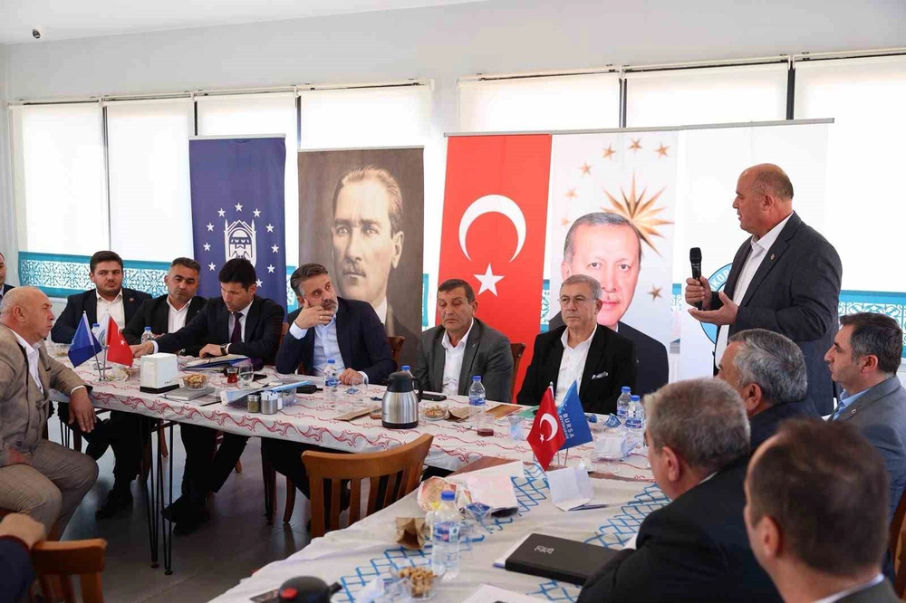 Şahin Biba Büyükorhan Muhtarlarıyla Buluşarak Talepleri Dinledi
