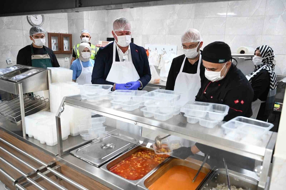 Karacabey Belediyesi Sosyal Belediyecilikle Her Kesime Dokunuyor