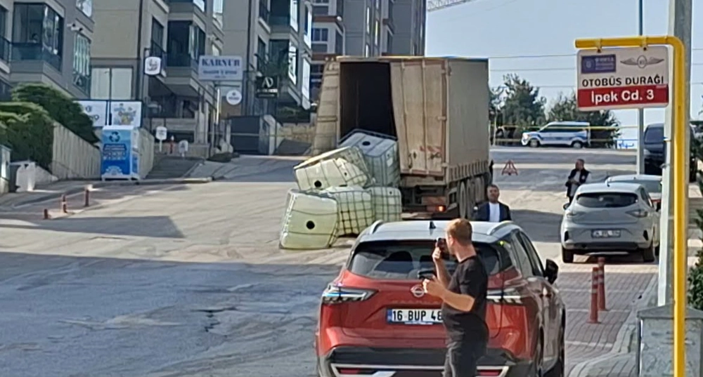 Bursa'da Sülfürik Asit Sızıntısı Trafiği Durdurdu