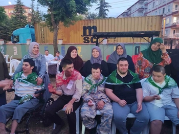 Babaannenin dileği gerçek oldu: Özel bireylere temsili asker eğlencesi
