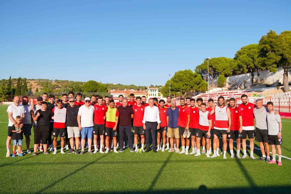 Başkan Ergin’den Ayvalık gücü Belediyespor’a moral ziyareti
