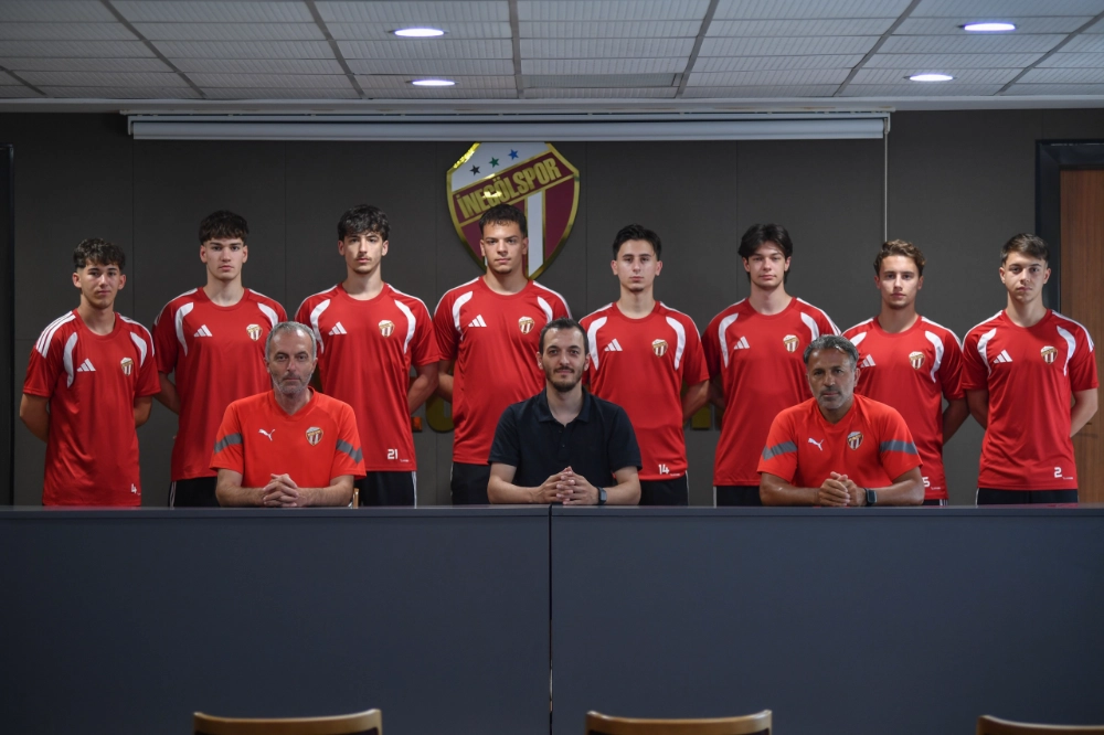 ALTYAPIDAN 8 GENÇ FUTBOLCU A TAKIM KAMPINDA
