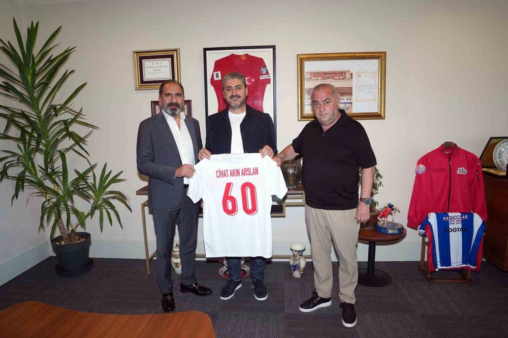 Erbaaspor Başkanı Cihan Akın Arslan’dan, Mecnun Otyakmaz’a ziyaret
