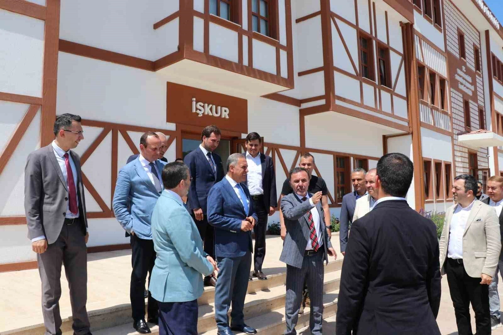 Vali Usta’dan Yalova OSB’de inceleme
