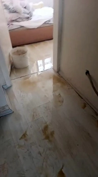 Avcılar’da İSKİ borusu patladı, evi su bastı
