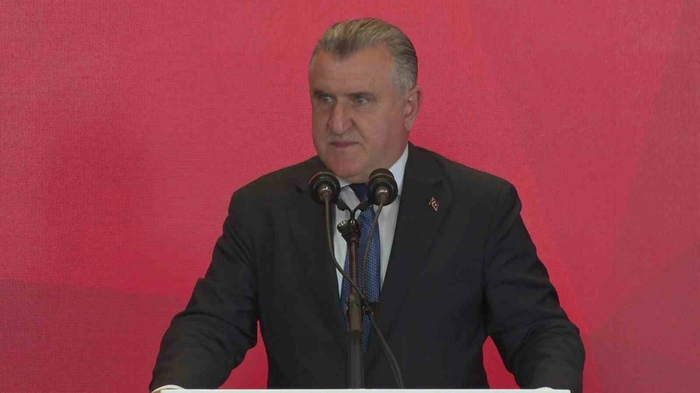 Gençlik ve Spor Bakanı Bak: "Türkiye futbolunun, Türk sporunun güçlü olmasını istiyoruz"
