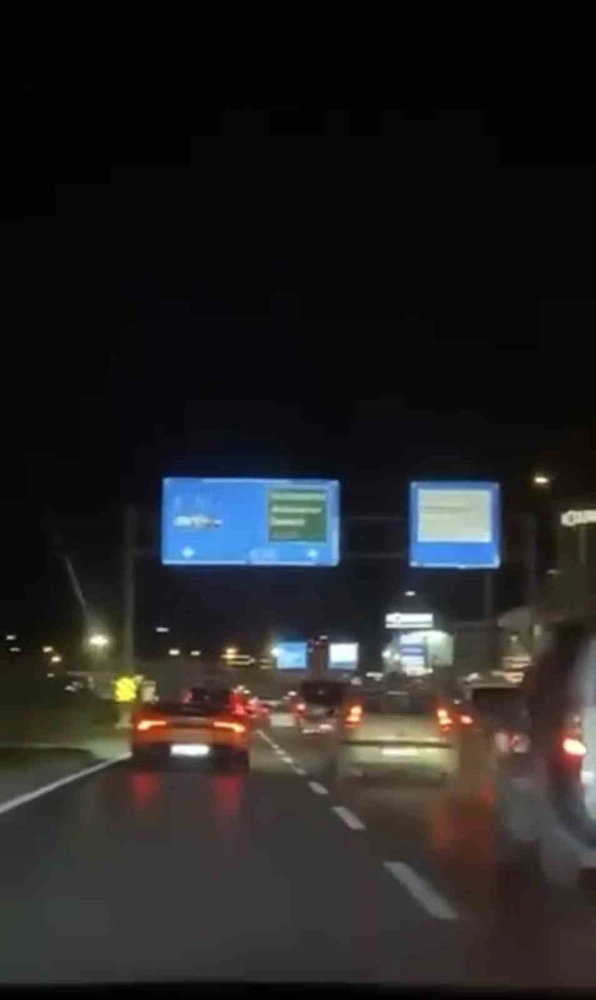 Bursa’da lüks otomobil kazaya karıştı, sürücü kaçtı
