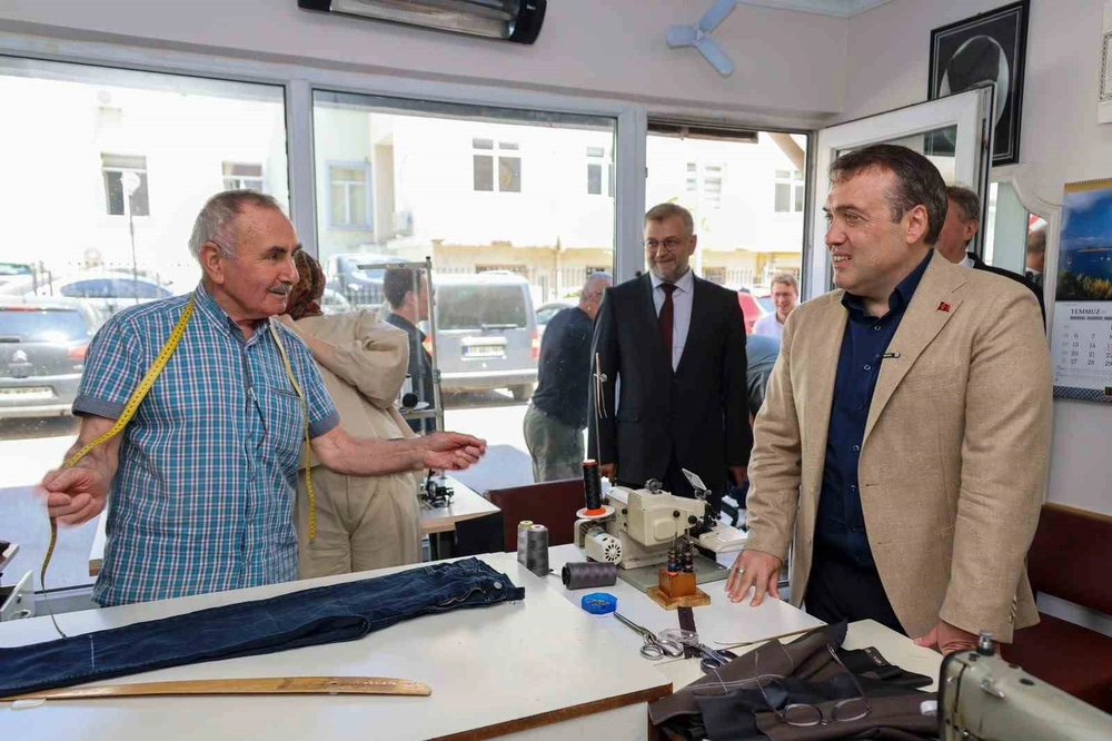 Vali Sözer esnaf ve vatandaşla bir araya geldi
