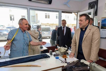 Vali Sözer esnaf ve vatandaşla bir araya geldi
