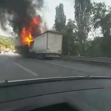 Gemlik’te tır yangını
