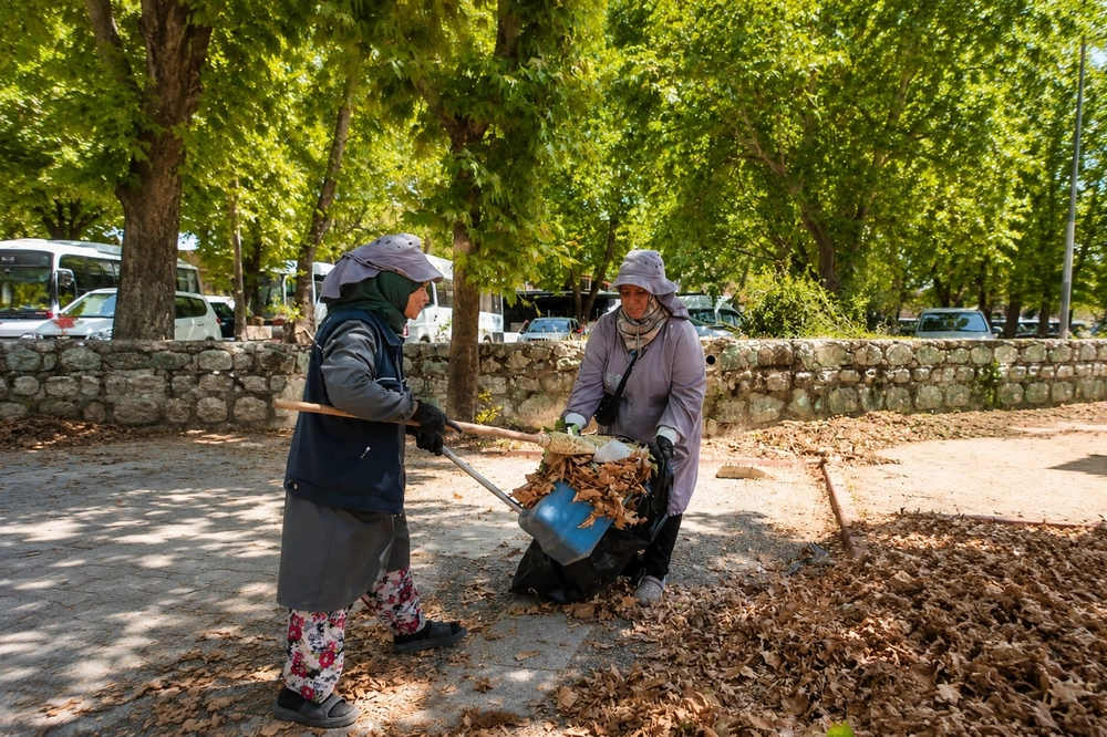 Karacabey'de Park ve Bahçeler Müdürlüğü'nden Kapsamlı Çalışmalar