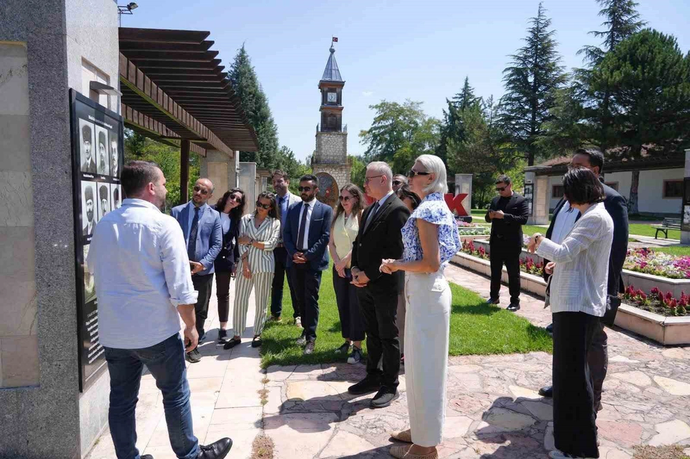 Marmara Belediyeler Birliği Genel Sekreteri Arslan Başkan Subaşı'yı Ziyaret Etti