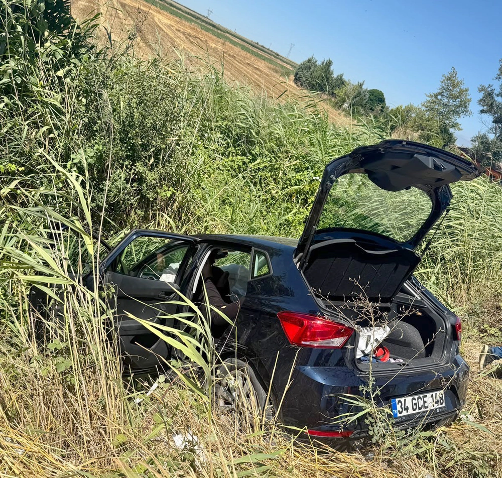Karacabey'de Otomobil Sulama Kanalına Devrildi: 6 Yaralı