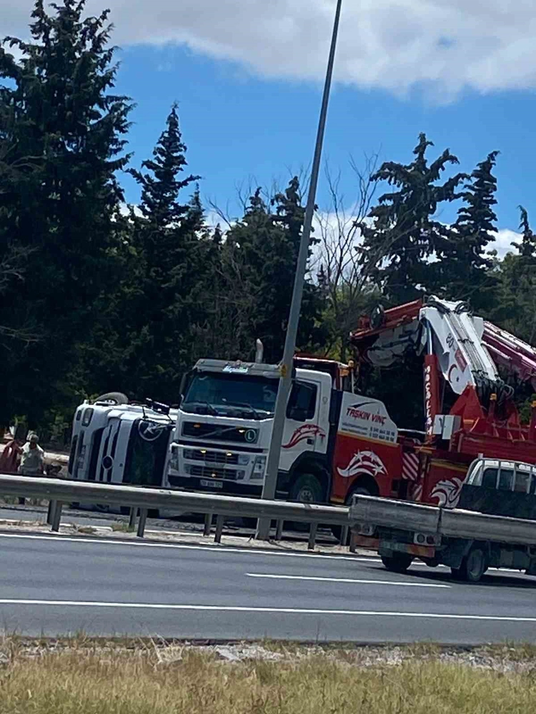 Kırklareli'nde Tır Devrildi Sürücü Kazayı Yara Almadan Atlattı