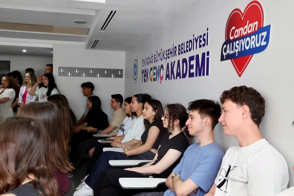 Tekirdağ Büyükşehir Belediyesi'nden YKS Tercih Döneminde Ücretsiz Danışmanlık Desteği