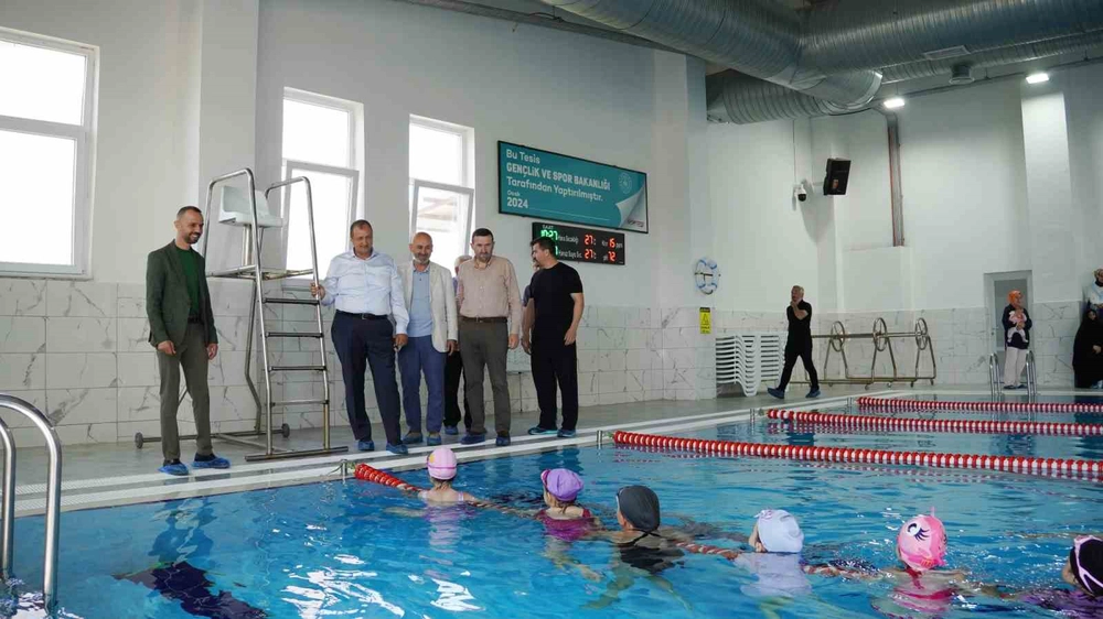 İznik Belediyesi yaz yüzme kursları 506 öğrenciyle başladı

