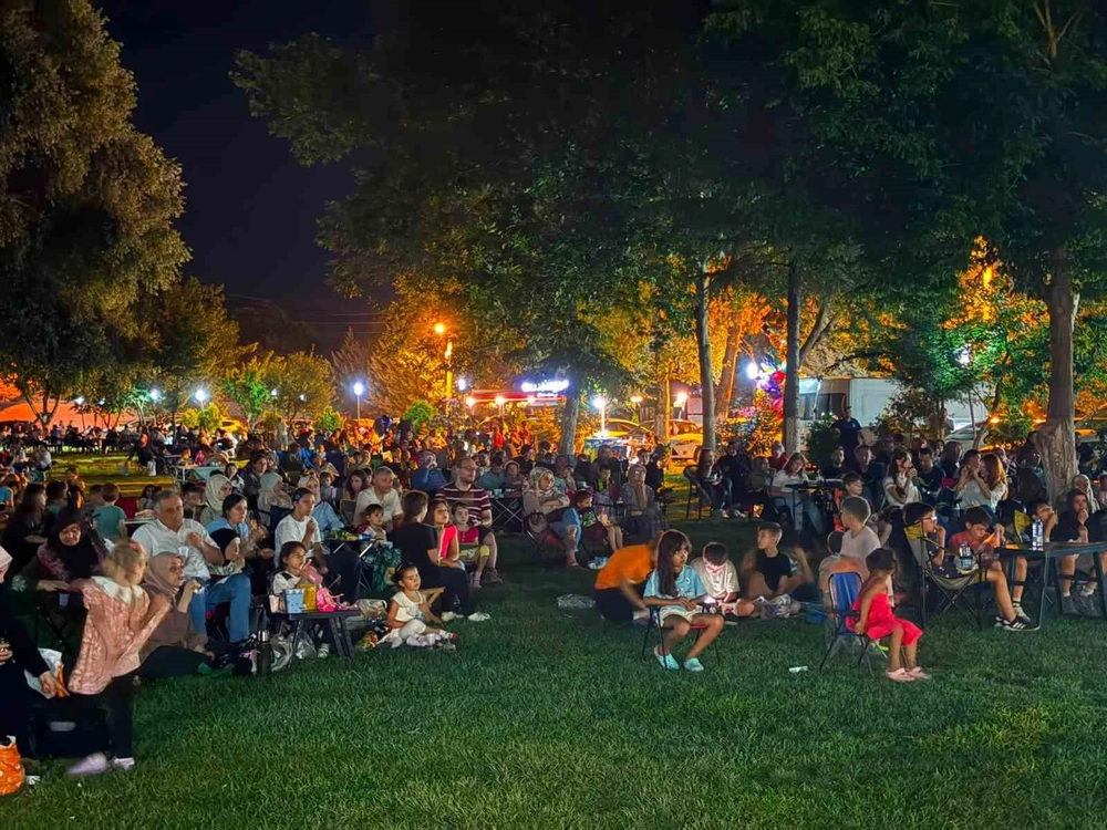 Osmaneli'de Yaz Sineması Etkinliği Büyük İlgi Gördü