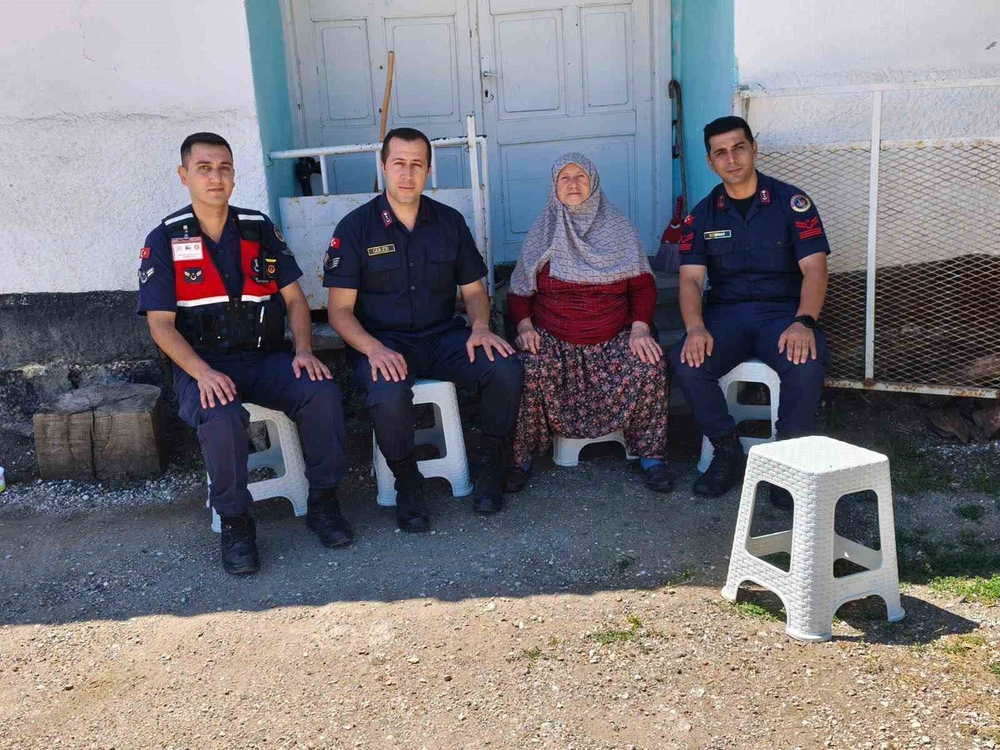Jandarmadan Şehit Ailesine Vefa Ziyareti