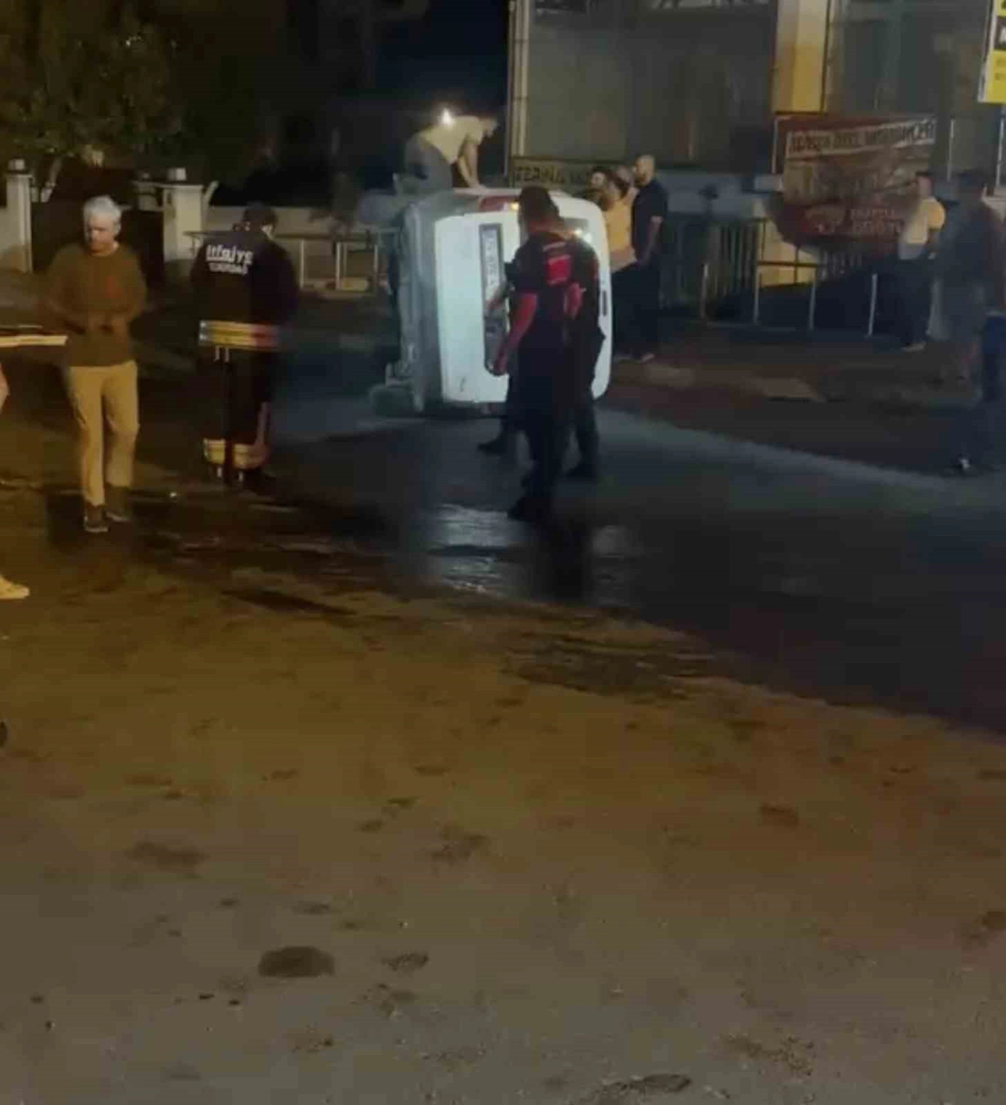 Kapaklı'da İki Otomobil Çarpıştı: 3 Kişi Yaralandı