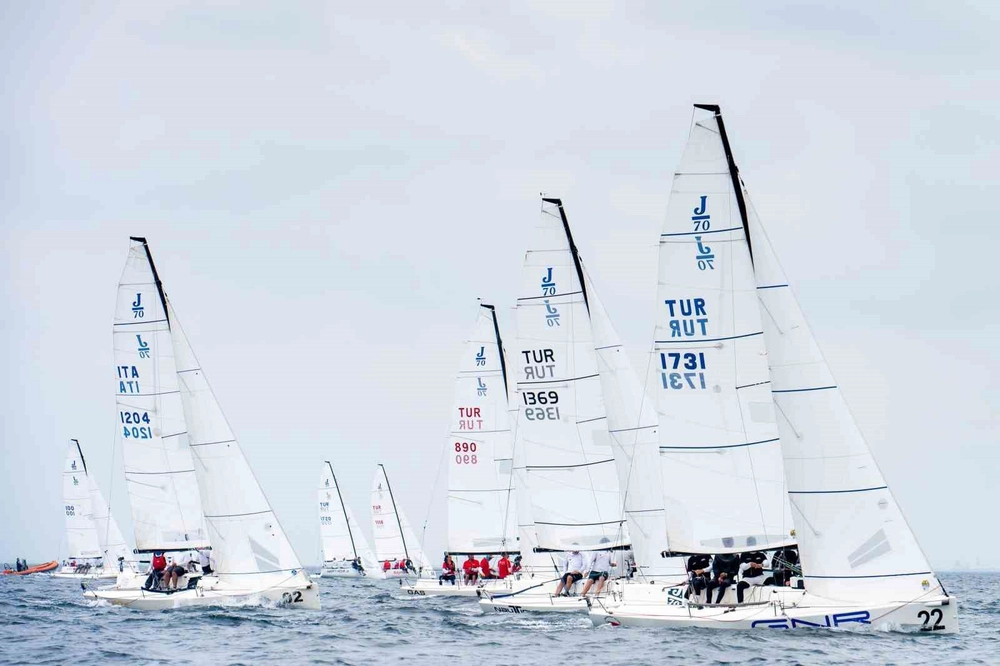 TAYK-Eker Olympos Regatta J70 Etabında Team Nautique Yachting Şampiyon Oldu