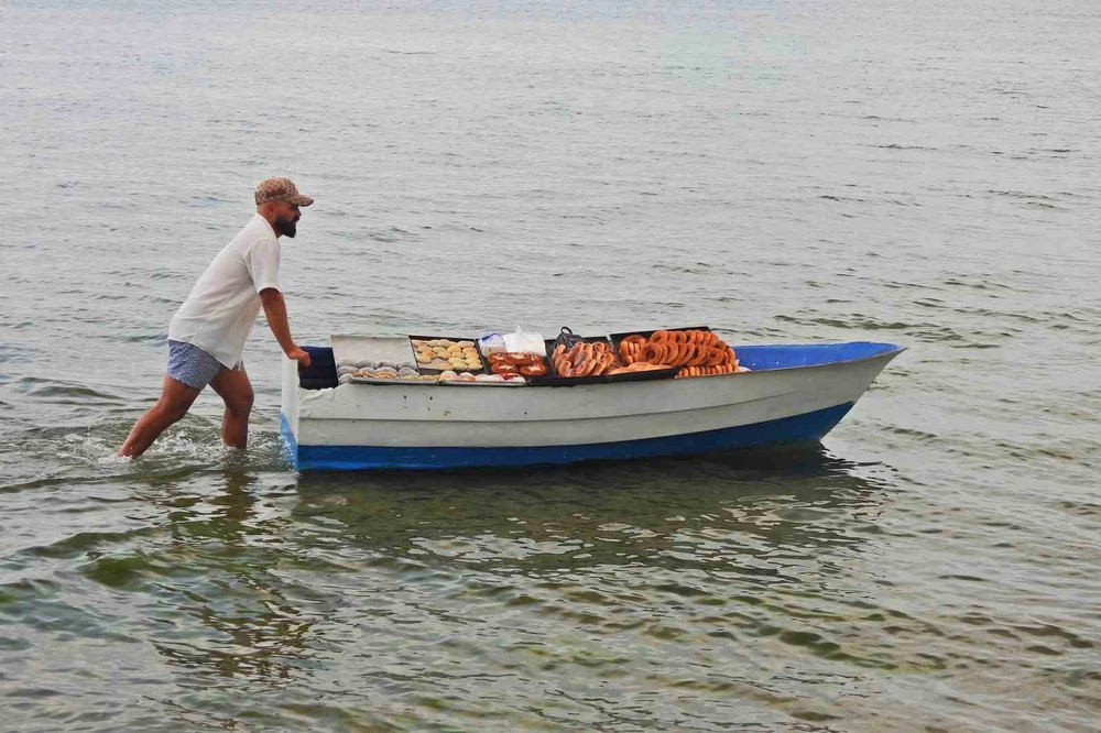 Erdek'te Yaz Turizmi Yoğunluğu Sürüyor, Sahiller Hafta Sonu Dolup Taşıyor