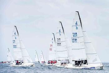 TAYK-Eker Olympos Regatta J70 Etabında Team Nautique Yachting Şampiyon Oldu