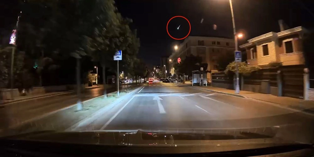 Büyükçekmece'de Göktaşı Düşüşü Araç Kamerasında