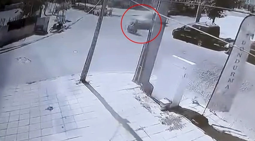 Çorlu'da Motosiklet ile Hafif Ticari Araç Çarpıştı: 1'i Çocuk 2 Yaralı
