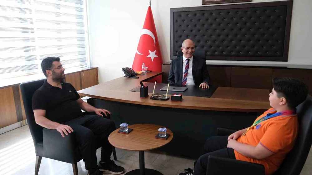 Singapur'daki Matematik Olimpiyatlarında Dünya Birincisi İstanbul'dan Çıktı