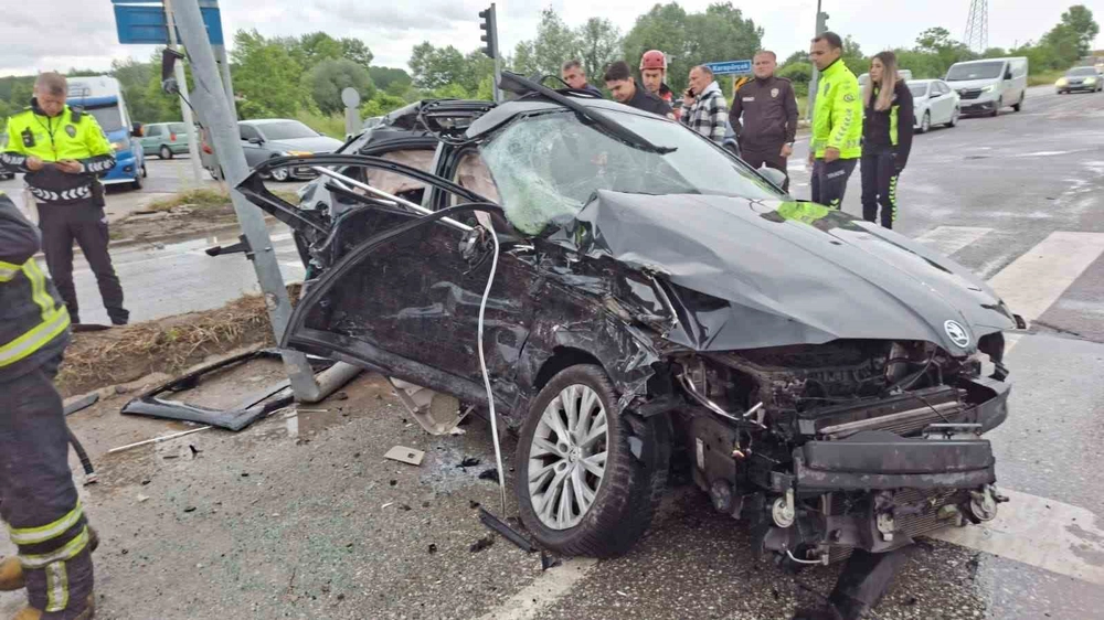 Sakarya'da Zincirleme Kazada Yaralanan Sürücü 77 Gün Sonra Hayatını Kaybetti