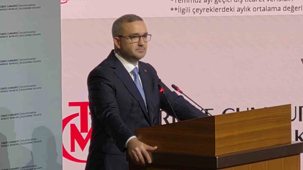TCMB Başkanı Karahan enflasyon tahminini yüzde 28'e yükseltti ve sıkı duruşun süreceğini açıkladı
