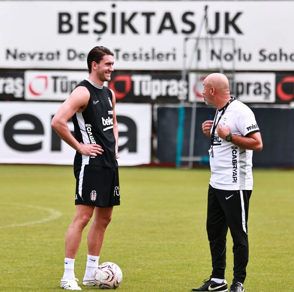 Vlahovic, Beşiktaş ile İlk Antrenmanına Çıktı