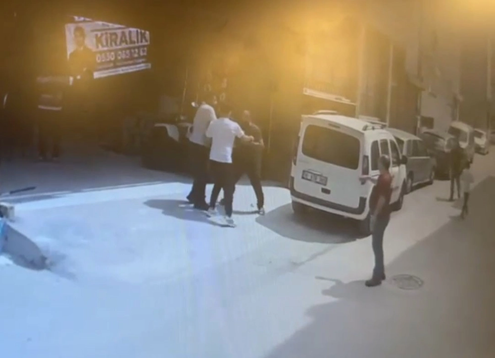 Bursa'da Akraba Kavgası Kanlı Bitti: 1 Bıçaklı, 6 Yaralı