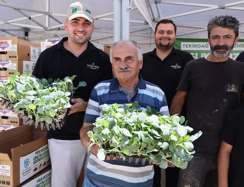 Tekirdağ'da 104 Bin Kışlık Sebze Fidesi Üreticilere Dağıtılıyor