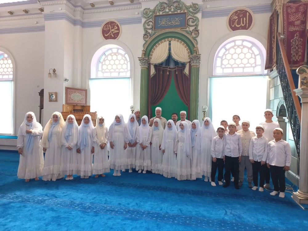 Burhaniye'de Yaz Kur'an Kursu Hatim Töreni Coşkuyla Kutlandı