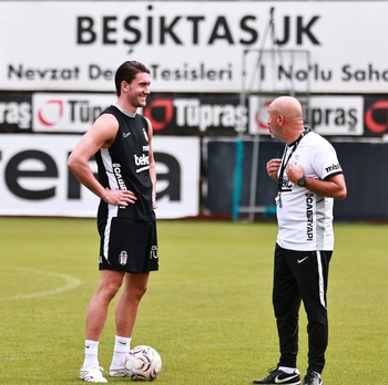Vlahovic, Beşiktaş ile İlk Antrenmanına Çıktı