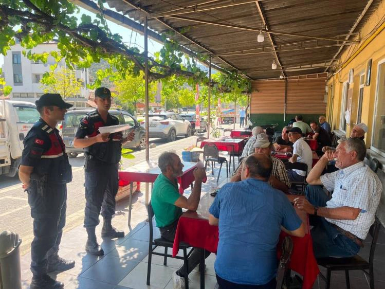 Bilecik'te Jandarma Vatandaşları Yangın ve Dolandırıcılığa Karşı Bilgilendirdi