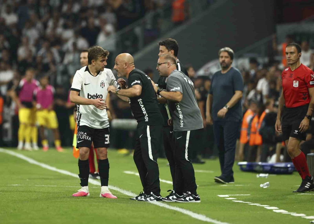 Beşiktaş Lige Eyüpspor Galibiyetiyle Başladı