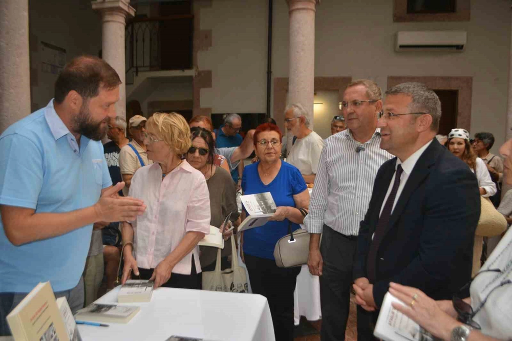 Ayvalık'ın Üretim ve Kent Tarihi Kitabı Tanıtıldı