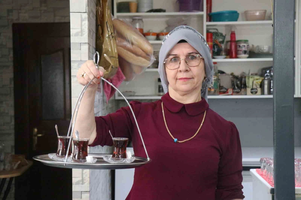 Önyargılara Meydan Okuyan Kadın Kıraathane İşleterek 5 Çocuğunu Büyüttü