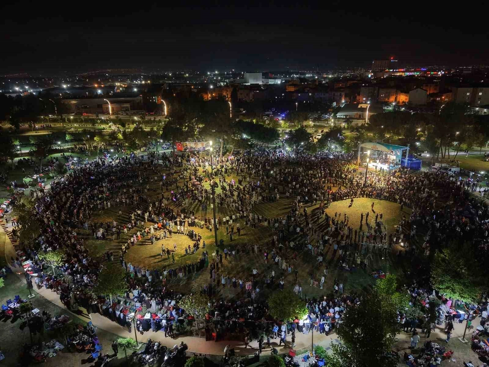 Gebze Millet Bahçesi'nde Unutulmaz Konser Gecesi