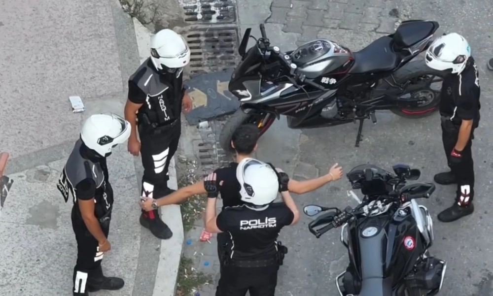 Edirne'de Motorlu Narkotik Polisleri Uyuşturucuyla Mücadelede Sahada